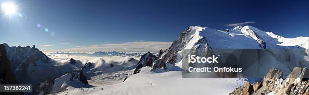 Panorámica Del Mont Blanc Cumbre De Aguja Del Mediodía Foto de stock y más banco de imágenes de Chamonix