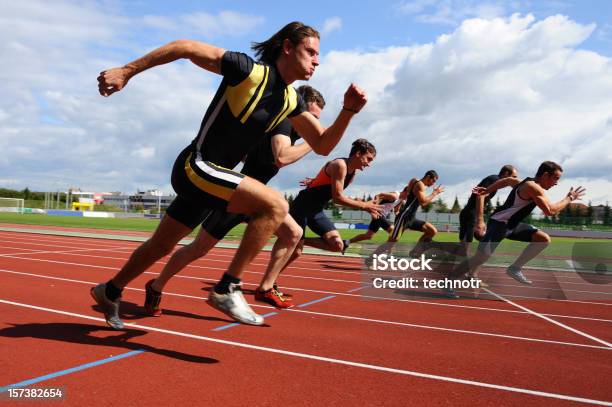 100 Metersprint Stockfoto und mehr Bilder von Laufbahn - Laufbahn, Rennen - Körperliche Aktivität, Sportstrecke