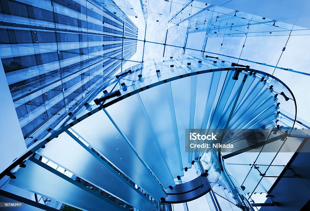 Escadaria de vidro moderno - Foto de stock de Arquitetura royalty-free