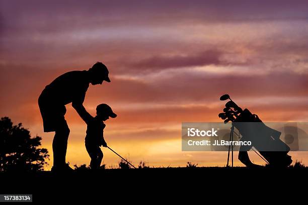 Photo libre de droit de Daddy S Demi Pinte De Golf banque d'images et plus d'images libres de droit de Golf - Golf, Famille, Enfant