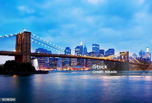New Yorkponte Di Brooklyn - Fotografie stock e altre immagini di New York - Città - New York - Città, Attrezzatura per illuminazione, Illuminato