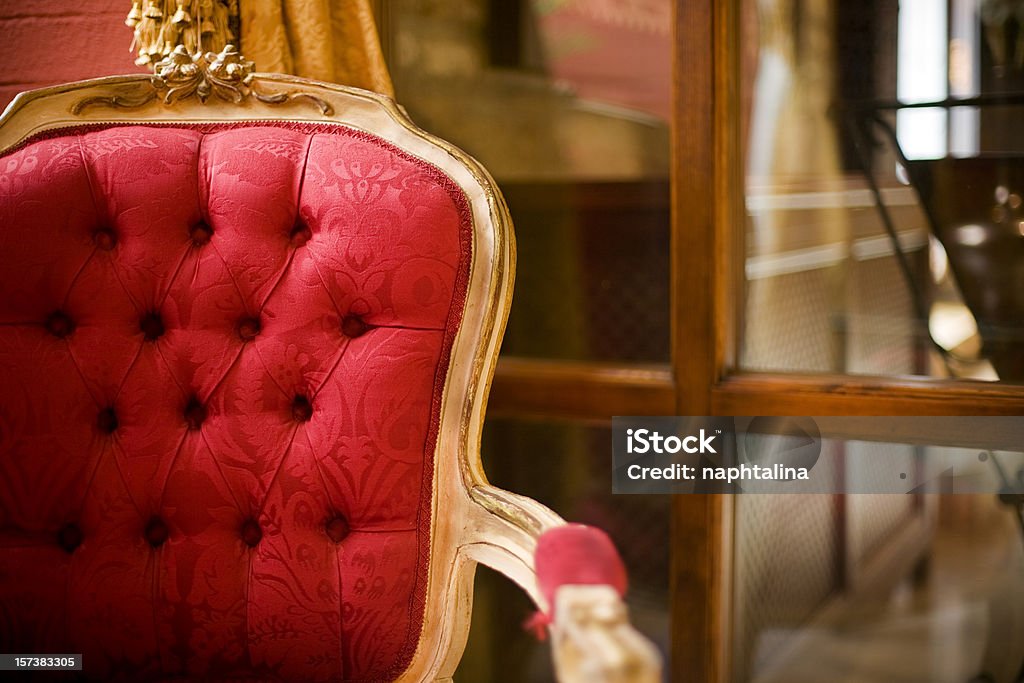 Poltrona di lusso rosso - Foto stock royalty-free di Rosso