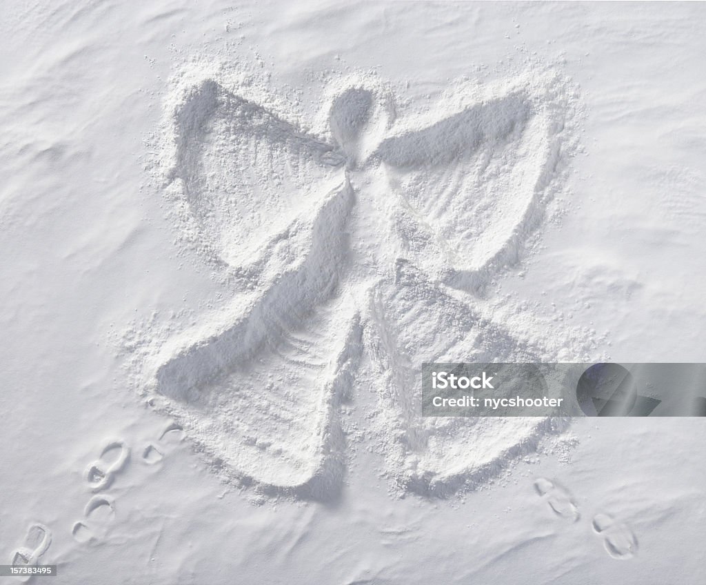 Anioł na śniegu - Zbiór zdjęć royalty-free (Anioł na śniegu)