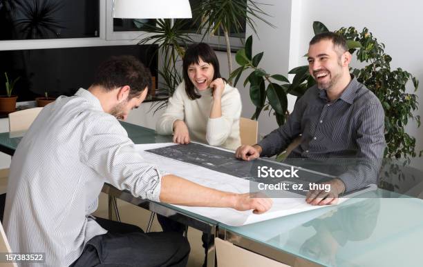 Foto de Feliz De Reunião e mais fotos de stock de Arquiteto - Arquiteto, Arquitetura, Cadeira