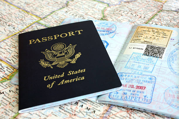 パスポートとビザスタンプ - パスポート ストックフォトと画像