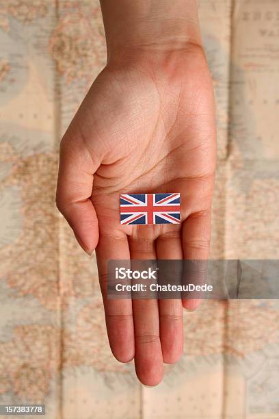 Visita Reino Unido Foto de stock y más banco de imágenes de Adulto - Adulto, Agarrar, Bandera
