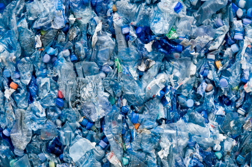 Plástico azul de la basura photo