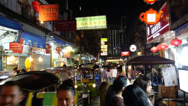 Tuk Tuk and street food, Chinatown