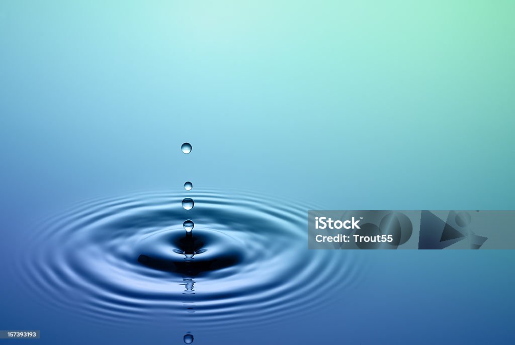 Goccia di acqua - Foto stock royalty-free di Cerchio