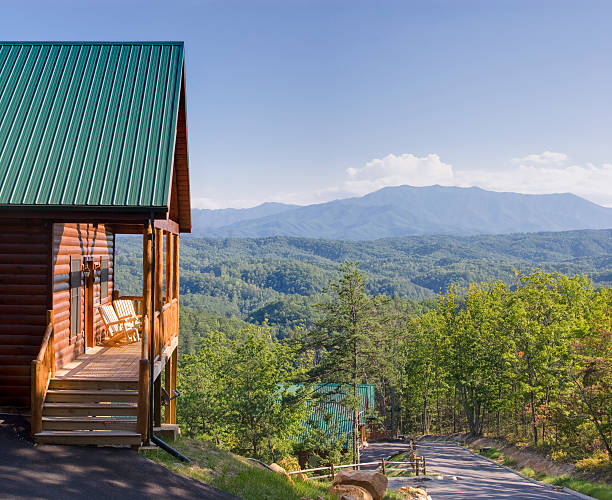 blockhütte mit atemberaubendem blick - great smoky mountains great smoky mountains national park panoramic appalachian mountains stock-fotos und bilder