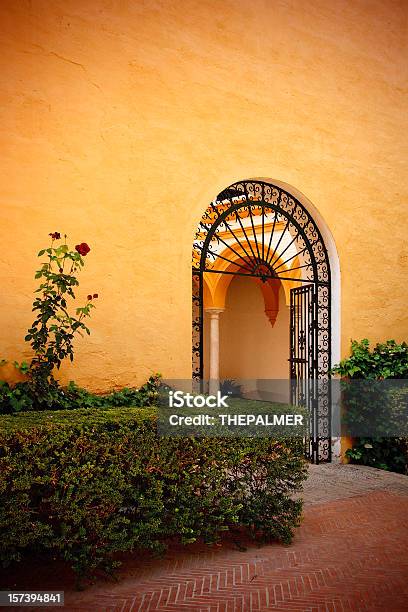 Внутренний Двор В Севилье — стоковые фотографии и другие картинки Дворец Алькасар - Дворец Алькасар, Севилья, Андалусия