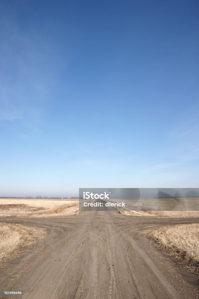 crossroads na prairie - Foto de stock de Encruzilhada royalty-free