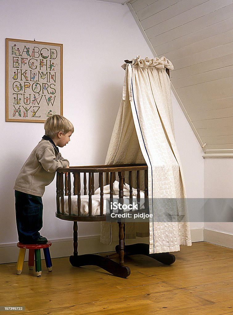 Petit garçon en Pépinière - Photo de Enfant libre de droits