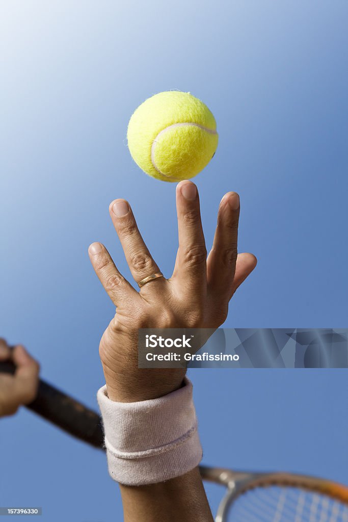 파란 하늘을 테니스 선수 - 로열티 프리 클로즈업 스톡 사진