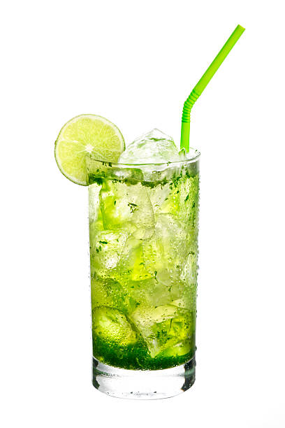 mojito cocktail no fundo branco. - refreshment drink drinking straw cocktail - fotografias e filmes do acervo