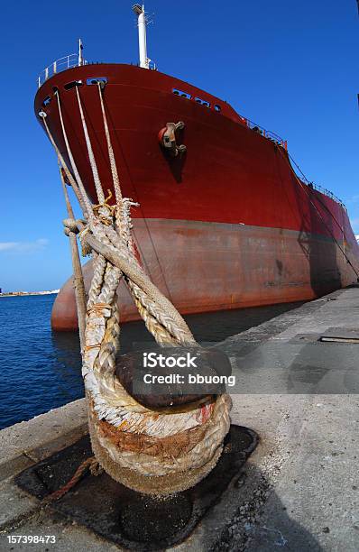 Dockingstation Stockfoto und mehr Bilder von Schiff - Schiff, Anker werfen, Aufnahme von unten