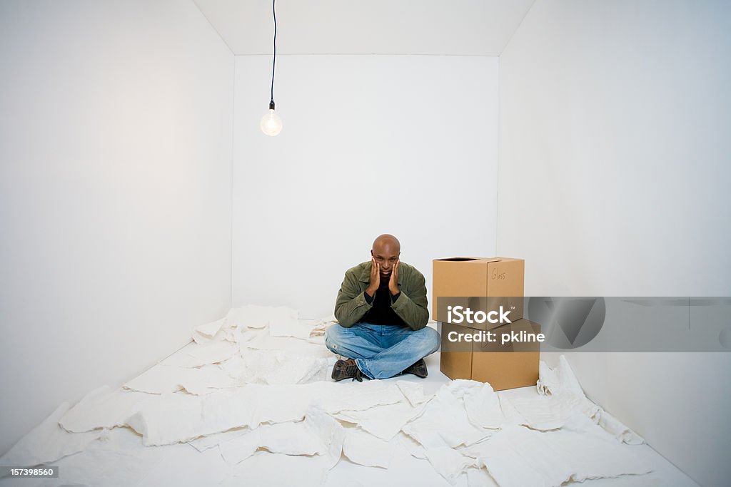 Homem no meio da embalagem perde foco - Foto de stock de Estresse emocional royalty-free