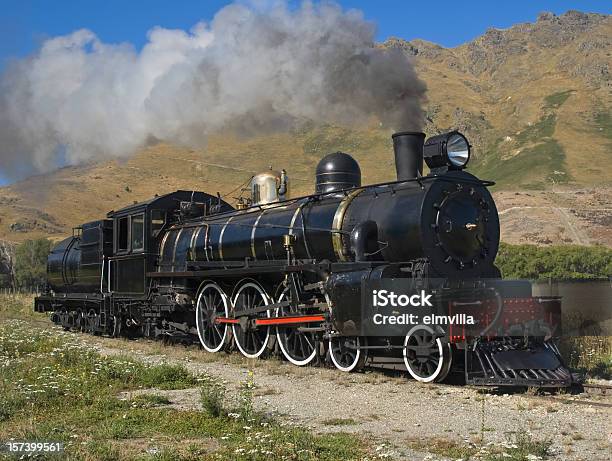 Foto de O Motor A Vapor Que Funciona e mais fotos de stock de Locomotiva a vapor - Locomotiva a vapor, Trem, Locomotiva