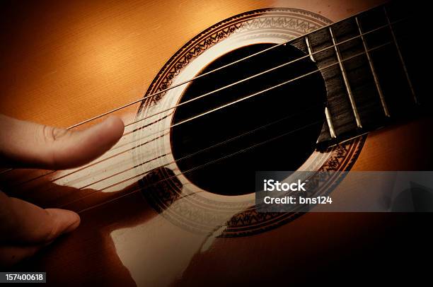 Guitarra Clásica Foto de stock y más banco de imágenes de Arte cultura y espectáculos - Arte cultura y espectáculos, Artista, Clásico