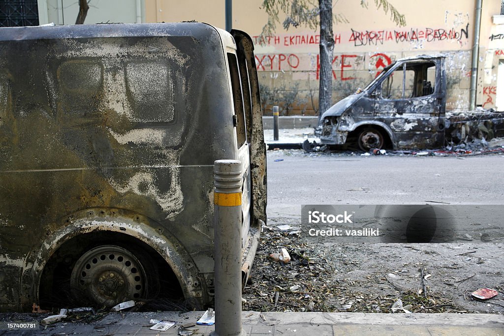 Burnt voitures - Photo de Émeute libre de droits