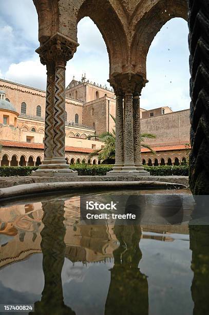 Monreale Del Chiostroparticolare - Fotografie stock e altre immagini di Acqua - Acqua, Architettura, Arco - Architettura