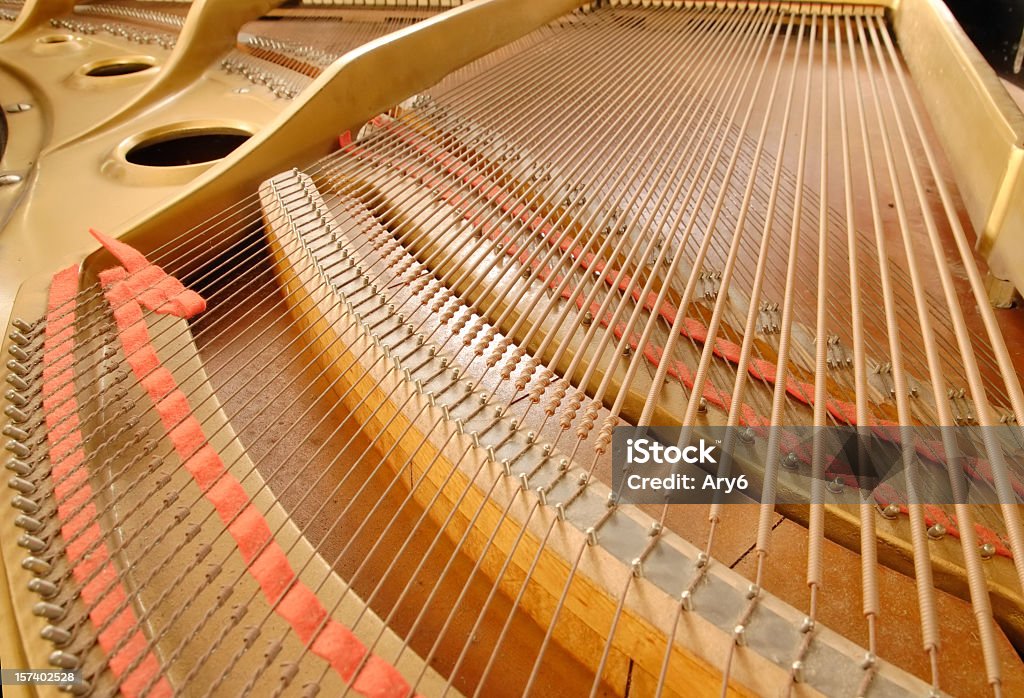 Corda di pianoforte - Foto stock royalty-free di Close-up