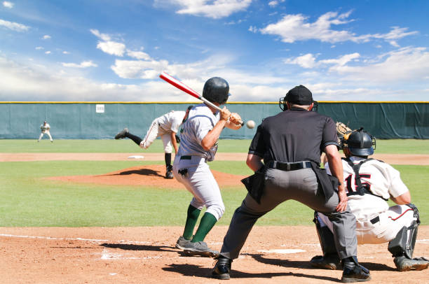 jogo de beisebol - baseball catcher baseball umpire batting baseball player imagens e fotografias de stock