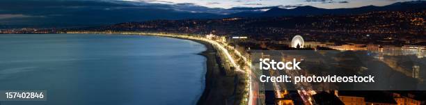 Foto de Xxxl Nice Panorama Noturno e mais fotos de stock de Cidade - Cidade, Cidade pequena, Cote d'azur