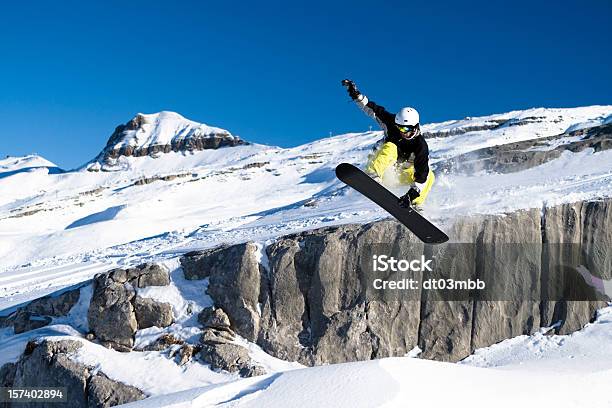 Consegna Off - Fotografie stock e altre immagini di A mezz'aria - A mezz'aria, Acrobazia, Adulto