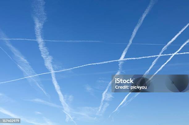 Heaven Stockfoto und mehr Bilder von Flugzeug - Flugzeug, Kondensstreifen, Himmel
