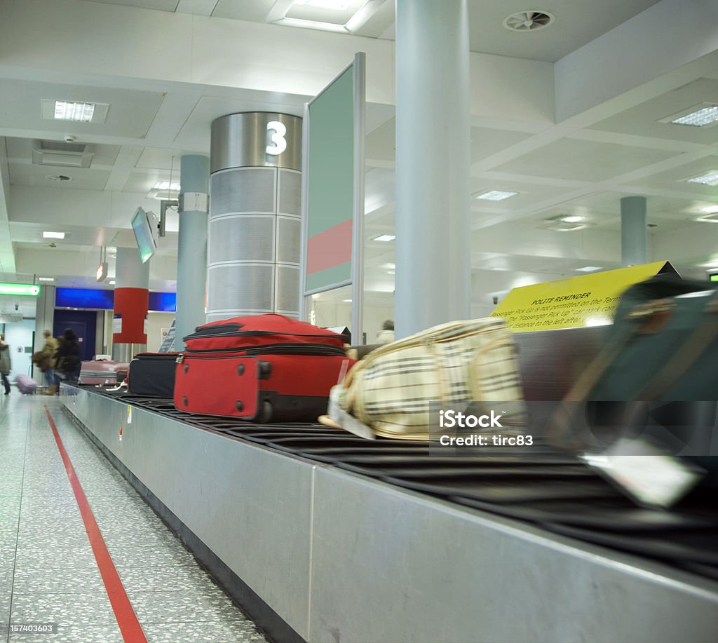 Przeniesienie bagaż bagażu - Zbiór zdjęć royalty-free (Bagaż)