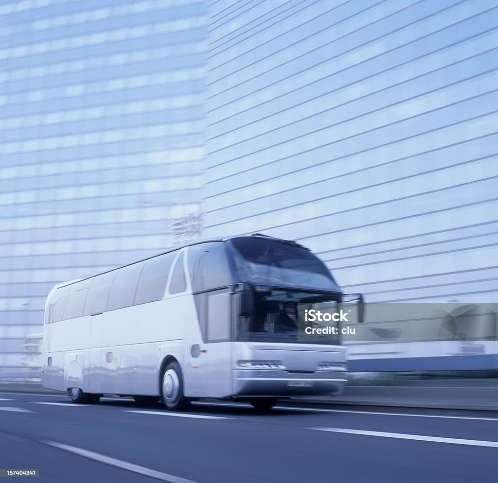 Ônibus em movimento, levemente blured - Foto de stock de Verde - Descrição de Cor royalty-free