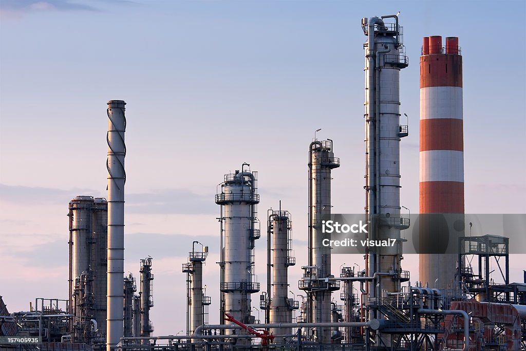 Usine de raffinage de pétrole, complexe - Photo de Charbon libre de droits