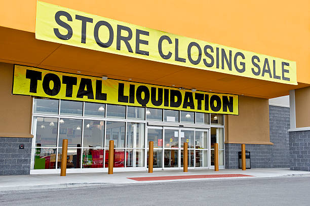 Going Out Of Business Another retail store falls victim to the recession. closing down sale stock pictures, royalty-free photos & images