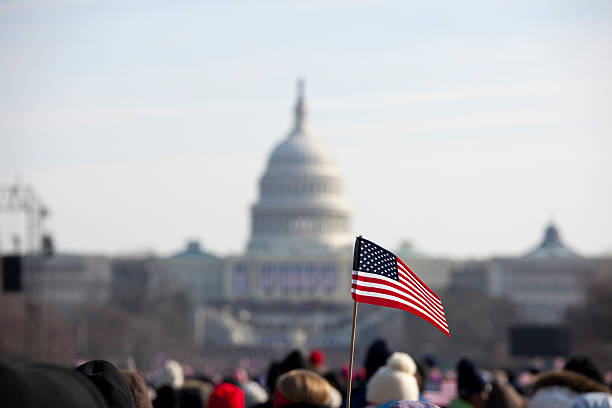 barack obama di inaugurazione presidenziale al capitol building, washington dc - inaugurazione presidenziale foto e immagini stock