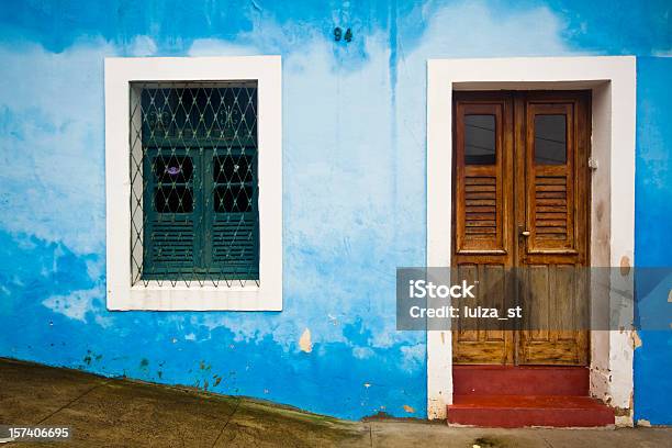 Casa Colorida Em Olinda Brasil - Fotografias de stock e mais imagens de Antigo - Antigo, Ao Ar Livre, Azul