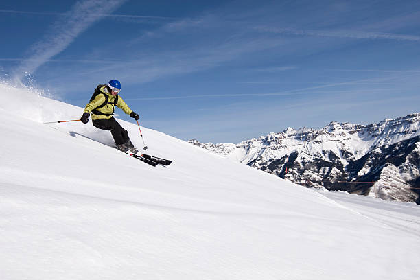 여자 스키타기 - skiing powder snow snow telluride 뉴스 사진 이미지