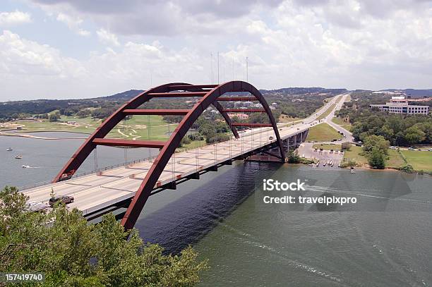 Foto de Ponte Pennybacker De Austin e mais fotos de stock de Austin - Texas - Austin - Texas, Ponte, A caminho