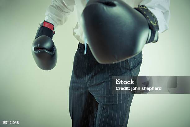 Boks Biznesmen - zdjęcia stockowe i więcej obrazów Walka - Walka, Biznes, Biznesmen