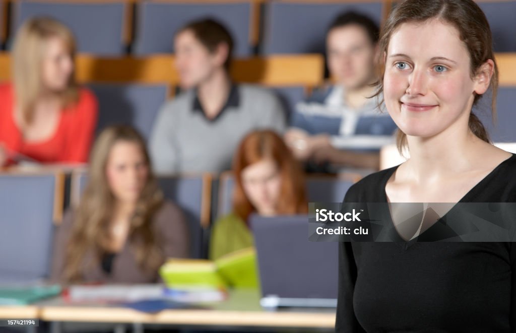 Retrato de ESTUDANTE UNIVERSITÁRIO - Foto de stock de 18-19 Anos royalty-free