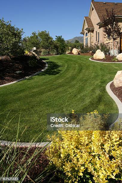 Landschaft Stockfoto und mehr Bilder von Gartengestaltung - Gartengestaltung, Wohngebäude-Innenansicht, Hausgarten