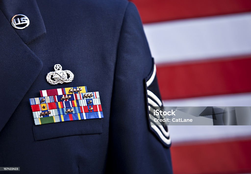 Нам Serviceman в формальных платье - Стоковые фото Медаль роялти-фри