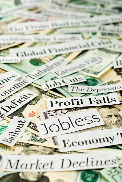 pressionar economia notícias-viii - newspaper headline unemployment finance recession imagens e fotografias de stock