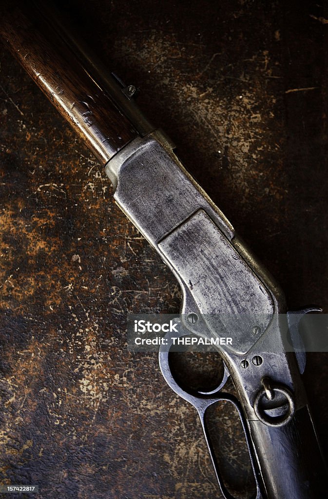 Antigo cowboy rifle - Foto de stock de Rifle royalty-free