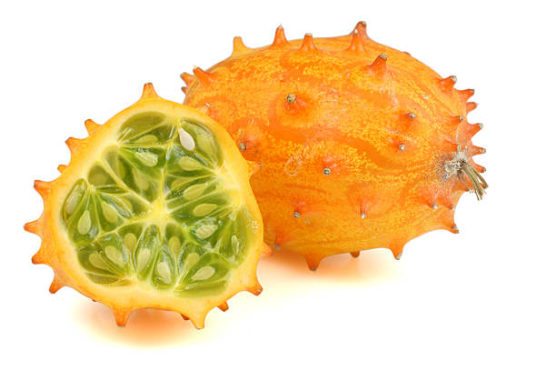 kiwano cucumis metuliferus fruits - kawani fruit photos et images de collection