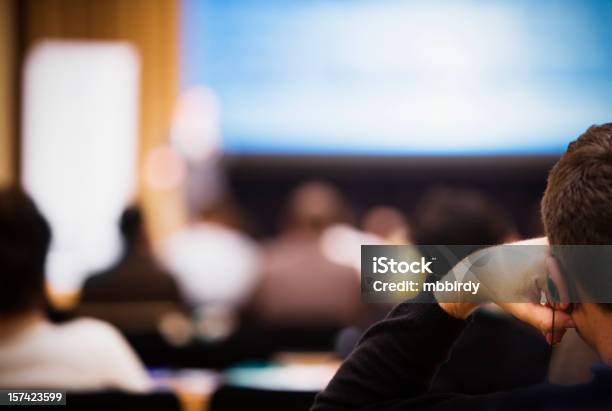 Foto de Conferência De Negócios e mais fotos de stock de Aprender - Aprender, Atril - Objeto manufaturado, Audiência