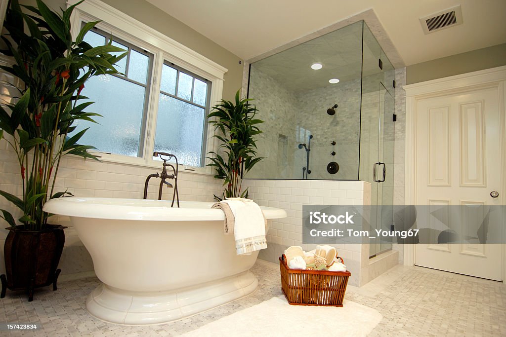 Novo banheiro - Foto de stock de Banheiro - Estrutura construída royalty-free