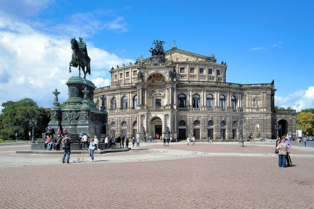 dresden opera house and monument to king john of saxony, germany - opera house semper opera house statue theaterplatz imagens e fotografias de stock