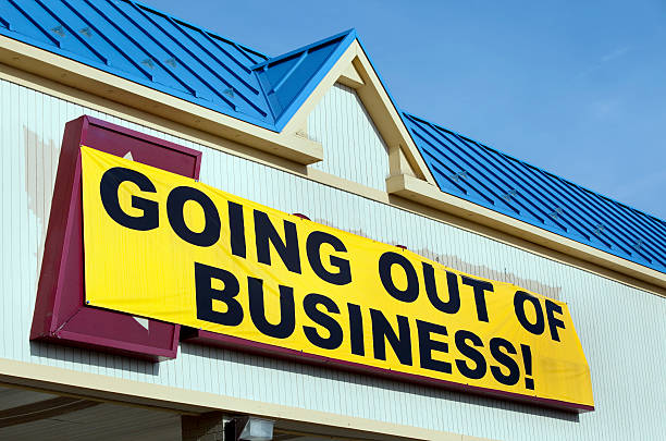 Going Out Of Business Sign Going Out Of Business Sign closing down sale stock pictures, royalty-free photos & images