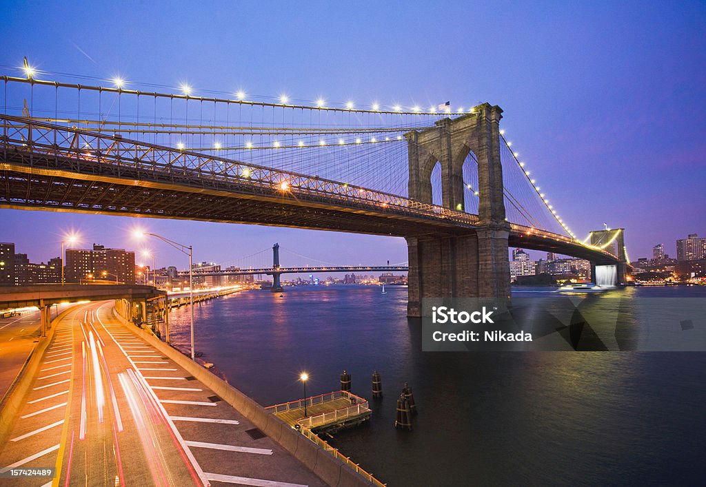 Puente de Brooklyn al atardecer - Foto de stock de Agua libre de derechos